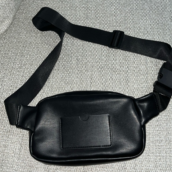 New Steve Madden Belt Bag - Picture 8 of 14